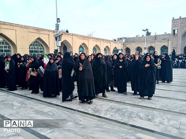 مردم ولایت مدار نیشابور در سوگ رهبر آزاده شهیدشان در مسجد جامع