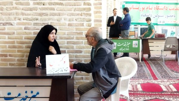 میز خدمت ادارات و بانک‌ها در نماز جمعه نیشابور