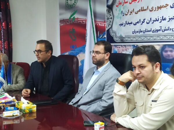 نشست قائم مقام سازمان دانش آموزی با اعضا و مربیان سازمان دانش آموزی مازندران 