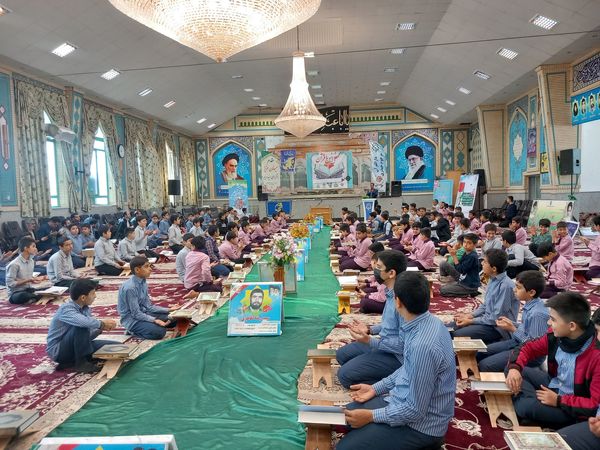 محفل انس با قرآن در تکیه ابوالفضلی مزده