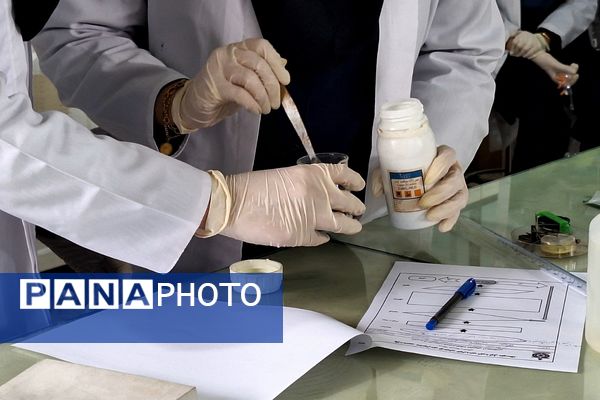 داوری مرحله استانی محور فعالیت های آزمایشگاهی جشنواره نوجوان خوارزمی در پژوهشرای دکتر حسابی