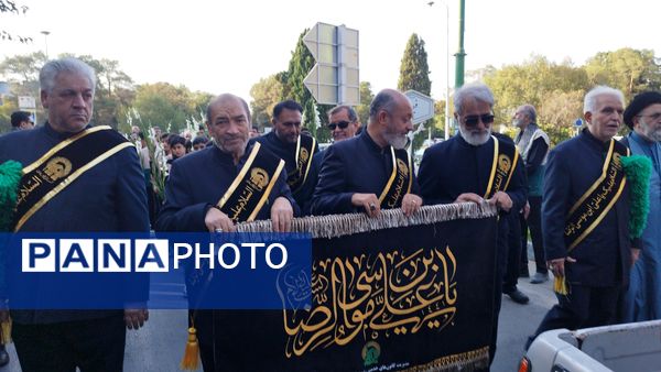 قافله پیاده‌روی و عزاداری خادمیان رضوی و هیات‌های مذهبی اصفهان