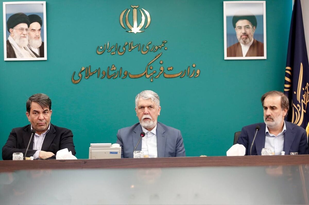 وزیر فرهنگ: توسعه در ایران باید رنگ و بوی فرهنگ و هنر ایرانی داشته باشد
