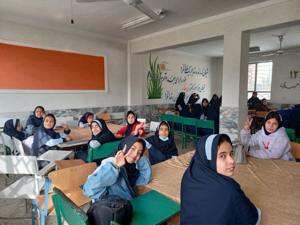 بازدید دانش آموزان دبستان ناهید نخودی از پژوهشرای نیشابور