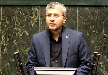 نماینده مجلس به آمریکا: با کل نیروی دریایی‌تان هم توان عبور از تنگه هرمز را نخواهید داشت