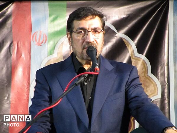 مراسم گرامیداشت آقای شهید ایران و یادبود شهدای شهرستان فلاورجان در اردوگاه شهید بهشتی اصفهان