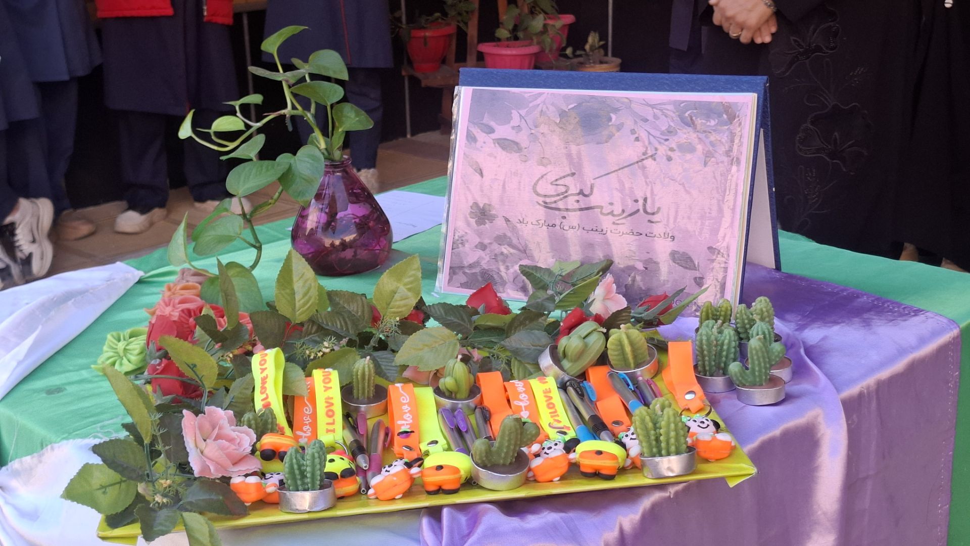 جشن ولادت حضرت زینب(س) در دبیرستان سردار سلیمانی ۳