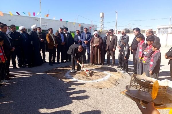 آیین کلنگ زنی آموزشگاه ۶کلاسه سلمان فارسی  در روستای بداف ابرکوه