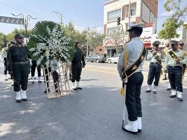 تشییع پیکر شهید ایمان وحیدی در آشخانه