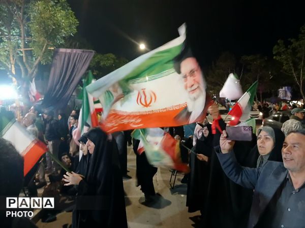 موج حماسه مشهدیان در بلوار احمد آباد 