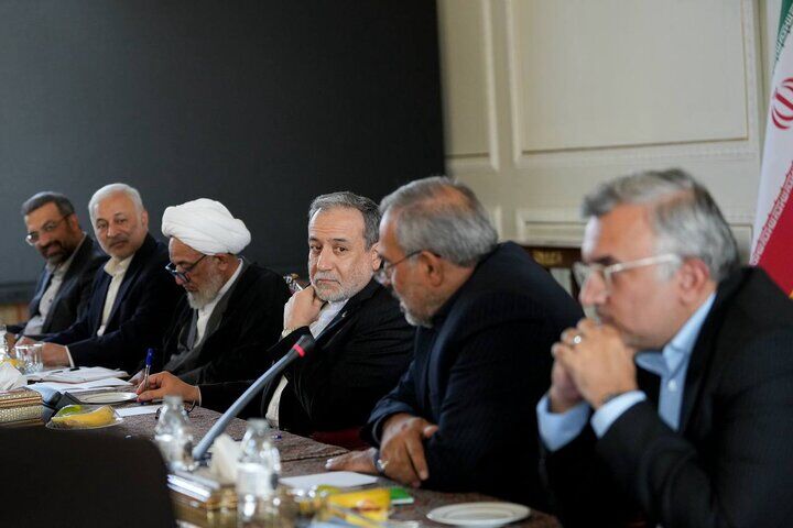 دیدار مجمع نمایندگان استان تهران در مجلس با وزیر خارجه