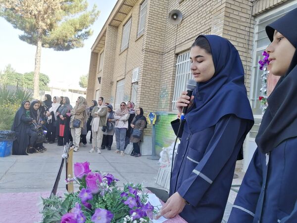 زنگ مهر، آغاز بهار تعلیم و تربیت در دبیرستان شهید هاشمی نژاد نیشابور