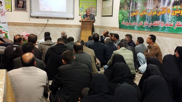 جلسه انجمن اولیان و مربیان در دبیرستان شهید محمد آسوده شهرستان خلیل آباد