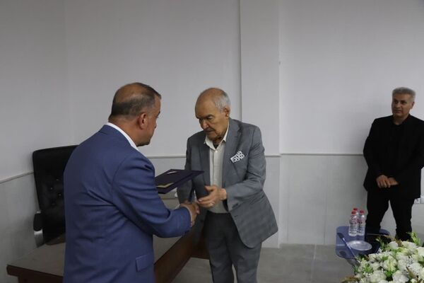 فرهنگ قدردانی از استاد در قاب خدمت با نامگذاری مجتمع پزشکی  توسط شاگردش 