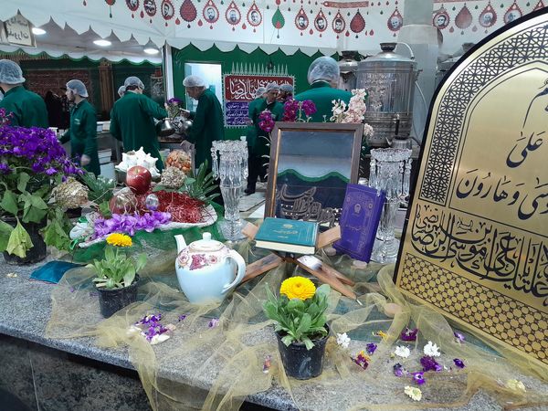  حضور پرشور زائران و مجاوران حضرت رضا (ع)