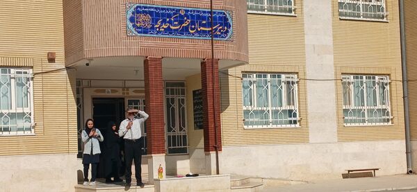 آموزش آتش نشانی و اقدامات ایمنی در دبیرستان حضرت خدیجه (س) جعفریه