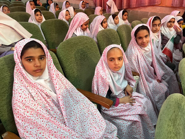 جشن بندگی دانش‌آموزان دبستان میرشمسی