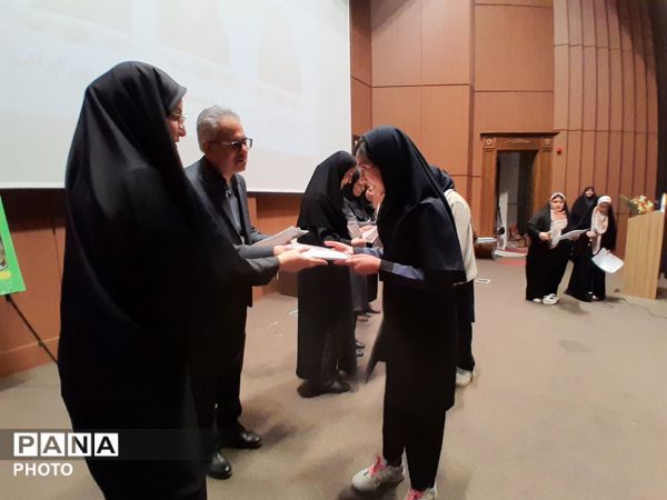 جلسه اولیا مربیان پایه هشتم دبیرستان مصلی نژاد حضرت زهرا 