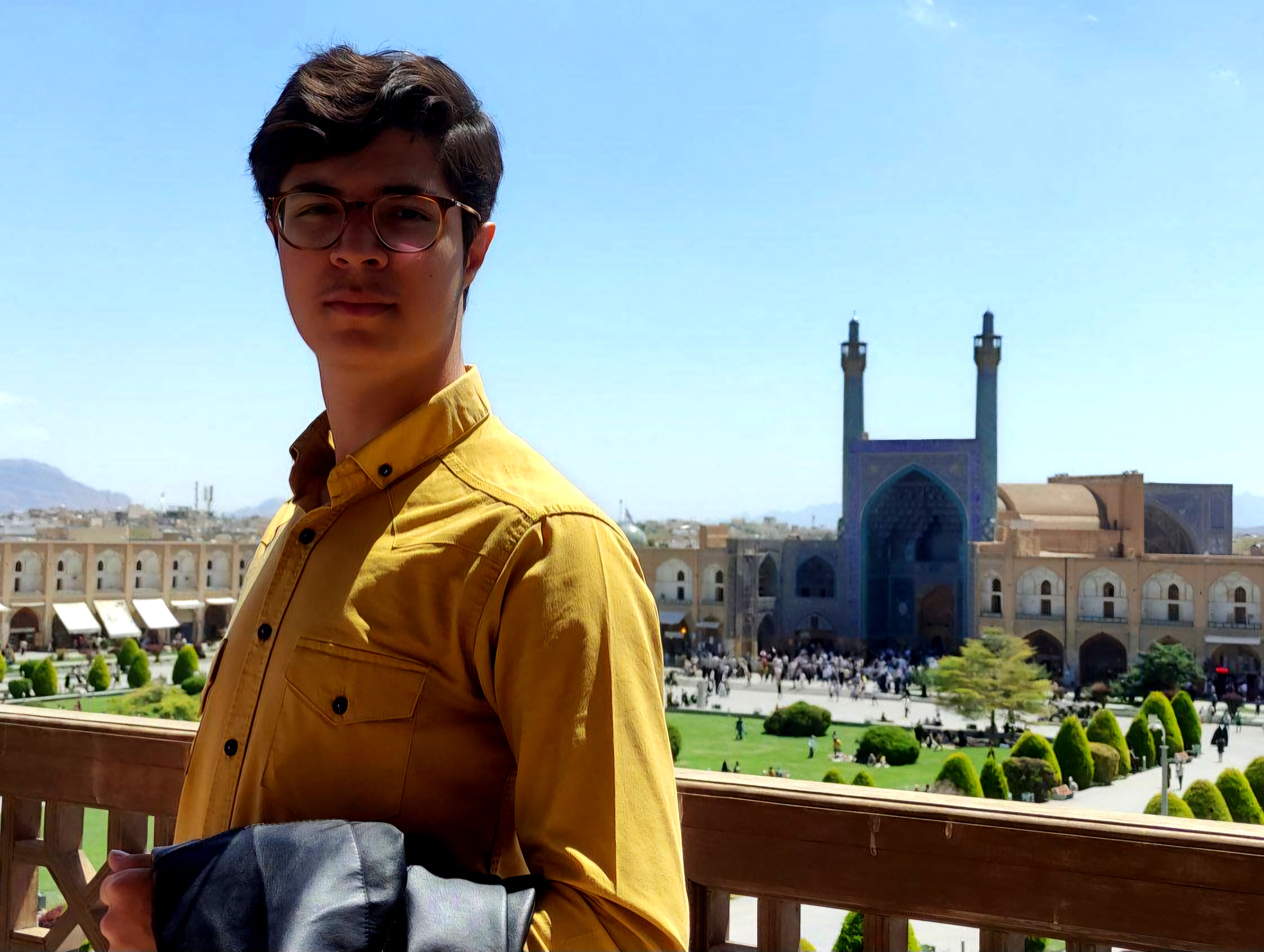 ‌از ریاضی‌فیزیک تا سواد رسانه‌ای؛ آرتین صلاحی و مسیری متفاوت در المپیاد