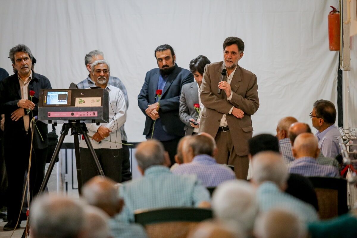 سنت دیدار با سالمندان؛ سکانسی ماندگار از زندگی پیشکسوتان سینما و هنر محسوب می شود