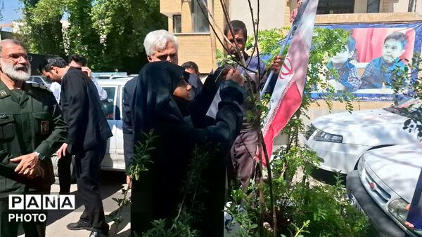 طنین یاد و نام شهدای میناب و رهبر شهید عزیزمان در اداره کل آموزش و پرورش خراسان رضوی