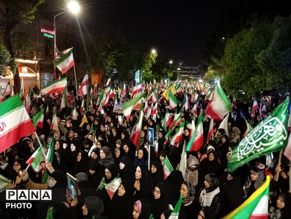 همدلی و هم صدایی مردم غیور نیشابور در اجتماعات شبانه