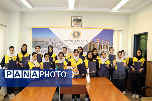 آیین تجلیل از سفیران انرژی برتر نیروگاه سیکل ترکیبی در شهرستان شیروان