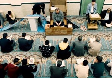 مراسم تجلیل از دانش آموزان منتخب قرآنی در شهرستان تکاب