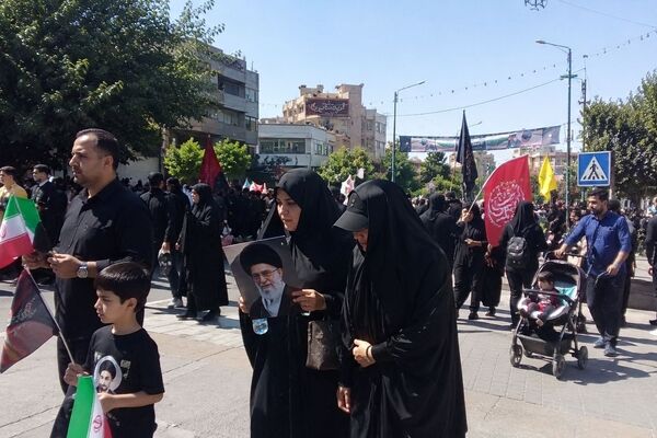 مشهد میزبان آیین باشکوه تشییع شهید آیت الله العظمی سید علی خامنه ای و خانواده 