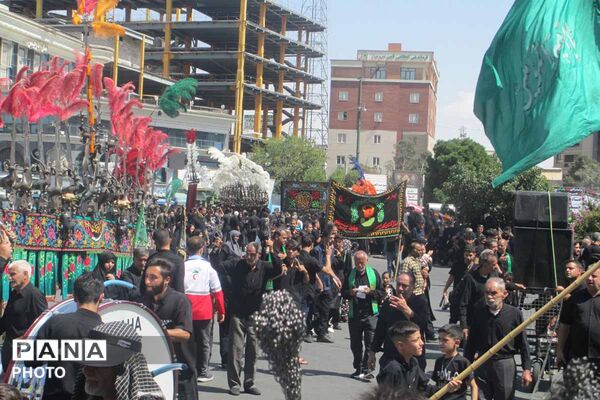 حضور میلیونی زائران در مشهد