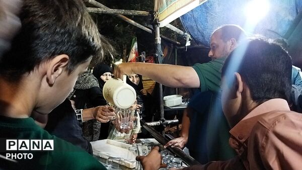 موکب شهدای روستای آهوان در نود و دومین شب از اجتماعات مردمی 