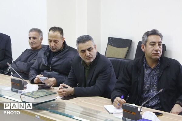 جلسه ستاد تنظیم بازار فیروزکوه برای مدیریت بازار رمضان و نوروز