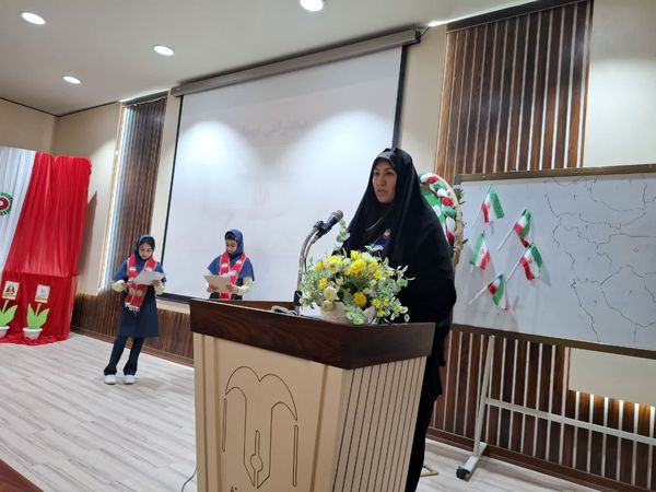 برگزاری مراسم یاوران انقلاب در دبستان آرمینه مصلی نژاد ناحیه ۶ مشهد 