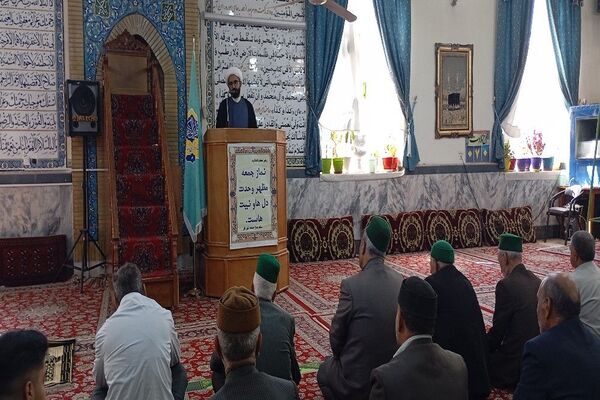 اقامه نماز جمعه در هفته دفاع مقدس  در شهر بار نیشابور