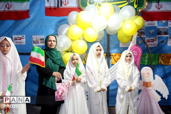 آیین عبادی نماز استغاثه و تقدیر از برگزیدگان برتر قرآنی در چهاردانگه