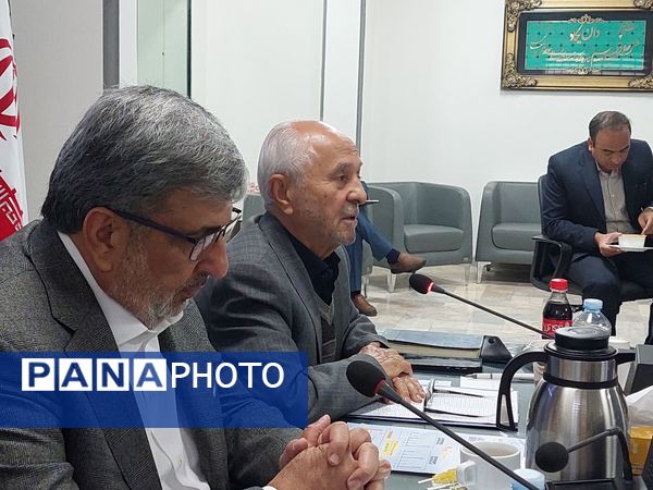 نشست مشترک مجامع خیرین مدرسه ساز خراسان رضوی با رئیس جامعه خیرین مدرسه ساز کشور