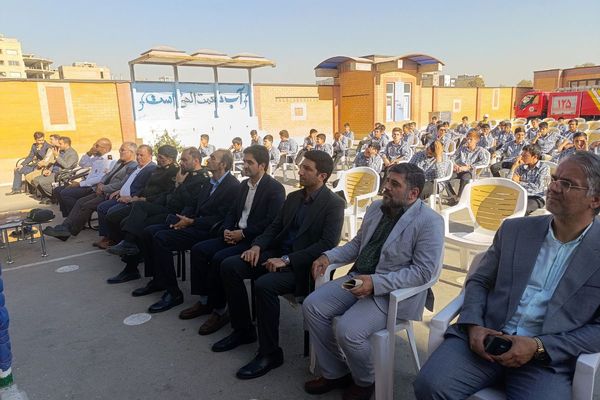 مراسم پدافند غیرعامل در دبیرستان بشارت بهارستان‌دو 