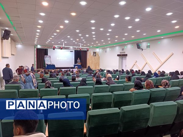 تقدیر از برترین های مدرسه نمونه آیت‌الله خامنه‌ای 