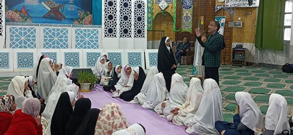 برگزاری محفل انس با قرآن با حضور قاریان برتر استانی در شهر اراک