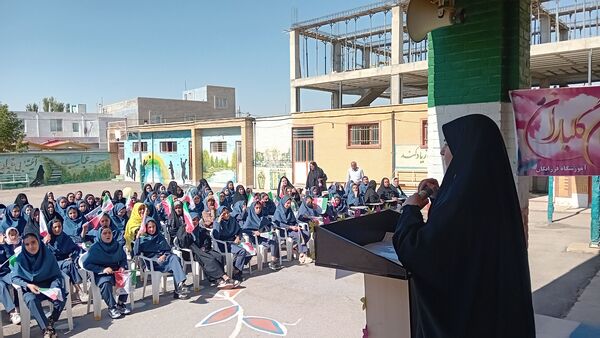 نواختن زنگ مهر و آغاز سال تحصیلی جدید در شهرستان کمیجان