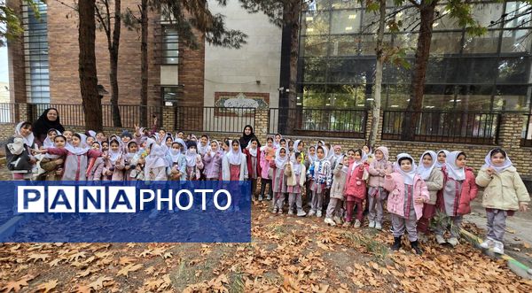 بازدید دانش‌آموزان و مسئولان از کتابخانه شهید بهشتی آشخانه