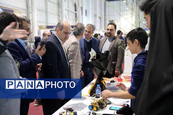 حال و هوای روز دوم نمایشگاه پژوهش و فناوری مشهد