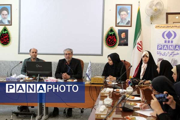 تجلیل از دانش‌آموز خبرنگاران پانا کاشان