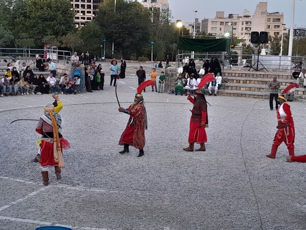 تعزیه‌خوانی گروه محبان الحسین در میدانگاه بوستان کوهسنگی