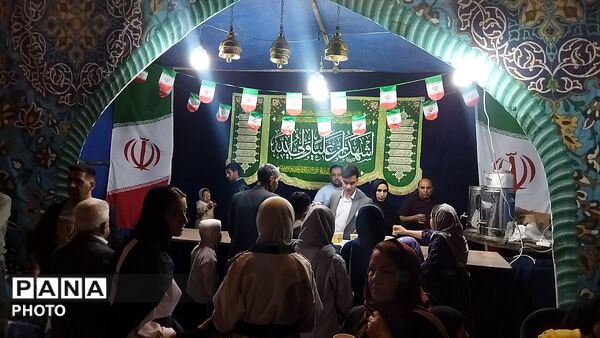 گذری بر فعالیت موکب بلوار غزالی در پنجاه و پنجمین شب از اجتماعات مردمی 