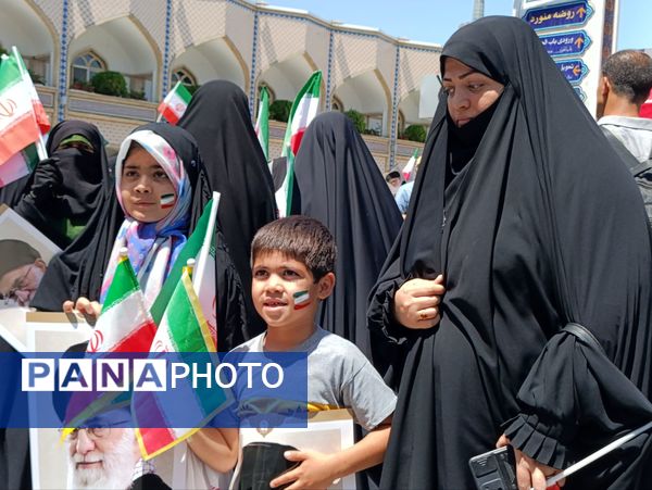 راهپیمایی جمعه خشم و نصر با حضور پرشور مشهد مقدس برگزار شد