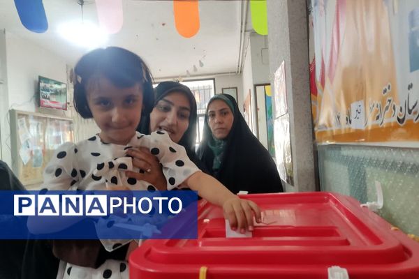 مردم شیراز پای کار ایران و وطنشان