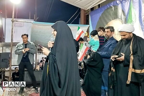 نیمکتی برای رفاقت با شهدا