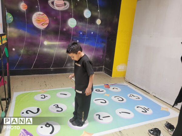برگزاری جشنواره ضیافت نور توسط کهکشان کودکی درفرهنگسرای کودک و آینده 