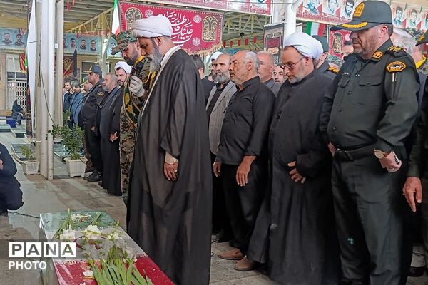 تشییع پیکر شهید محمد علیزاده در گلزار شهدای ملارد